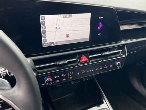 Certified 2023 Kia Niro EX image 19