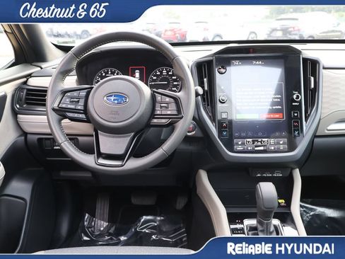 Used 2025 Subaru Forester Premium AWD/4WD image 18