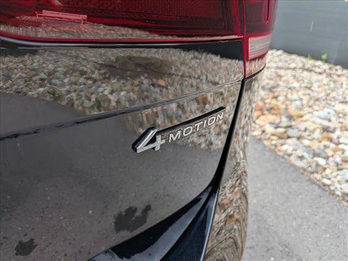 Certified 2024 Volkswagen Tiguan SEL R-Line w/ MDO Package, Two-Row AWD/4WD image 18