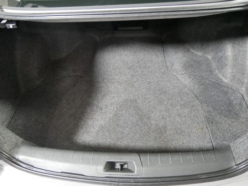 Used 2011 Honda Accord EX-L image 18