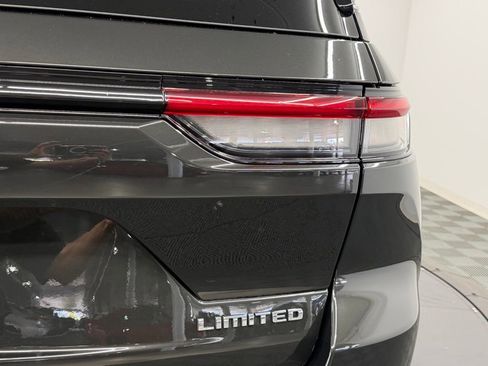 Used 2023 Jeep Grand Cherokee Limited w/ Luxury Tech Group II image 12