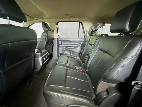 Used 2024 Ford Expedition Max XLT image 29