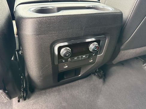 Used 2023 GMC Yukon XL AT4 w/ AT4 Premium Package AWD/4WD image 14
