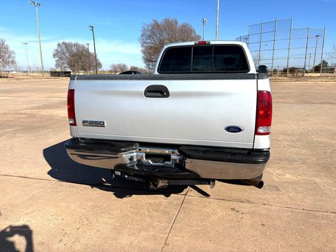 Used 2006 Ford F250 Lariat image 24