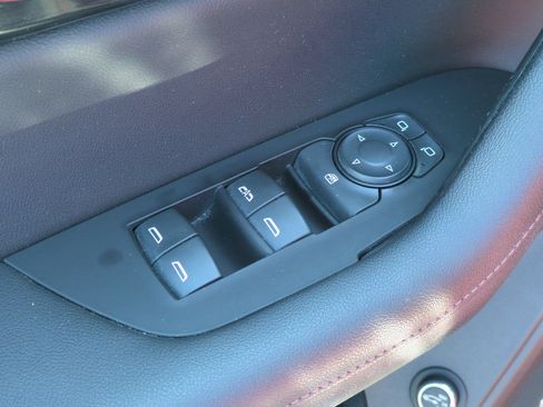 Used 2021 Chevrolet Blazer RS w/ Enhanced Convenience Package FWD image 15