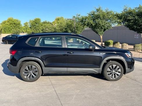 Used 2023 Volkswagen Taos S FWD image 4