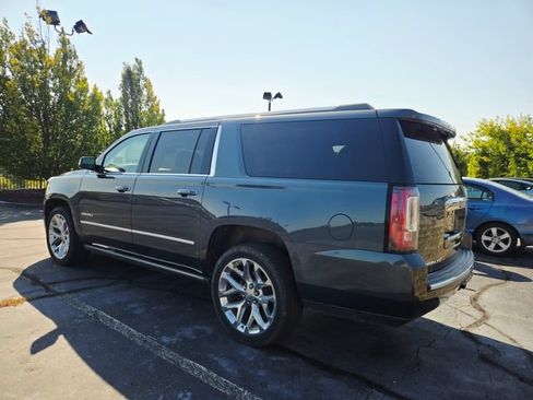 Used 2019 GMC Yukon XL Denali AWD/4WD image 5