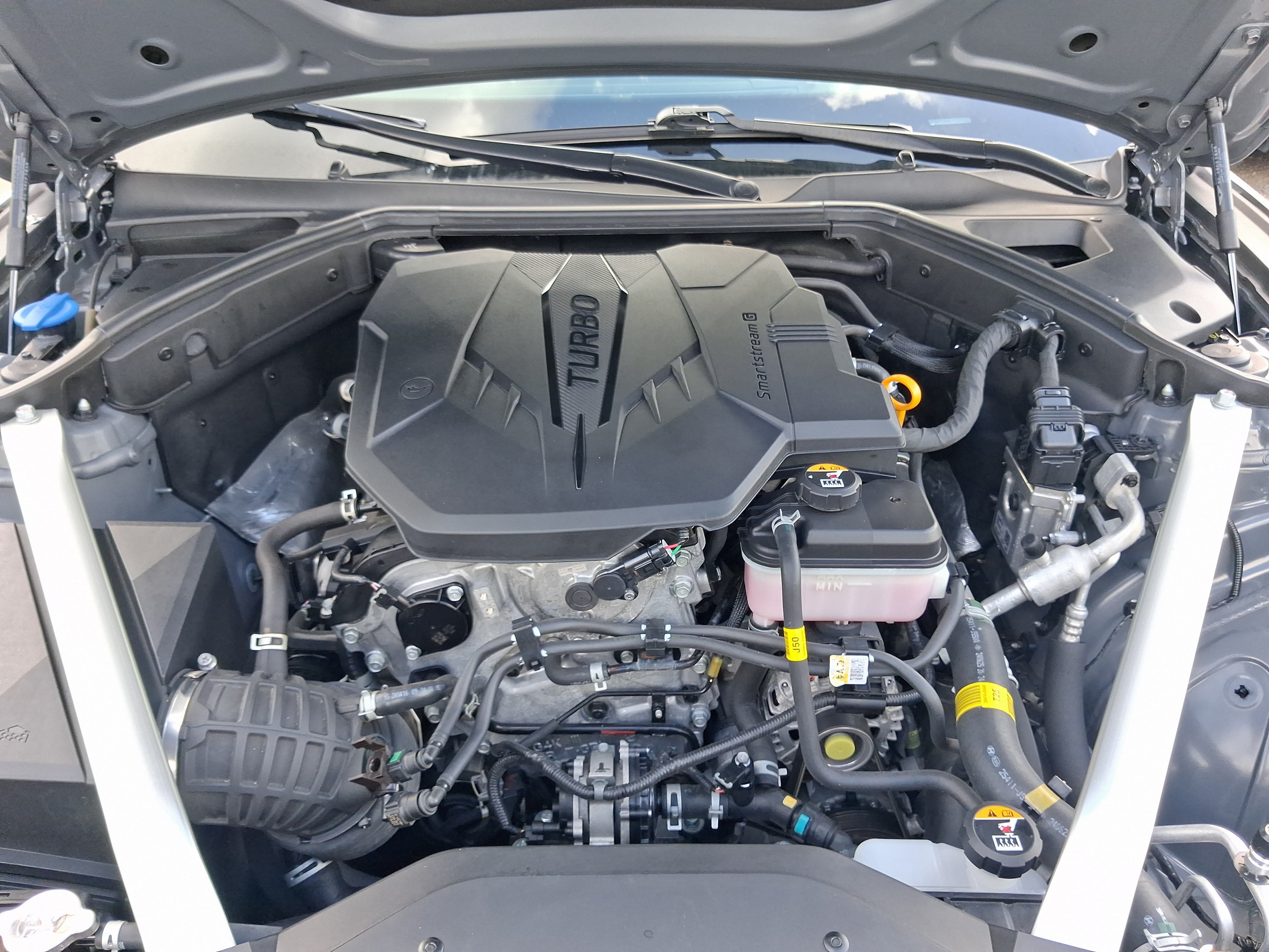 Used 2025 Genesis G70 2.5T RWD image 18