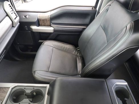 Used 2017 Ford F250 Lariat w/ Lariat Value Package AWD/4WD image 19