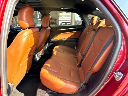 Used 2019 Ford Fusion Titanium image 19