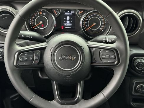 Used 2023 Jeep Gladiator Sport AWD/4WD image 9