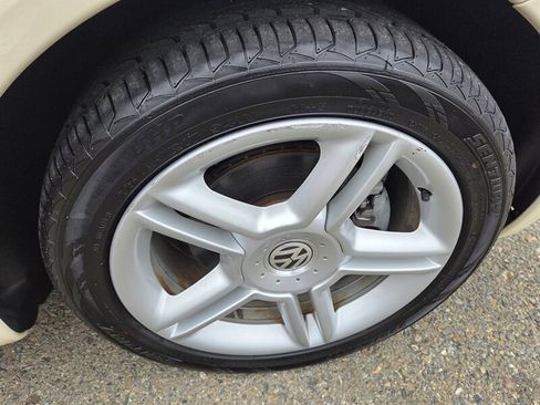 Used 2004 Volkswagen Beetle GLS image 6