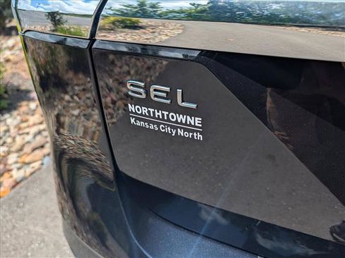 Certified 2025 Volkswagen Atlas SEL Premium R-Line AWD/4WD image 24