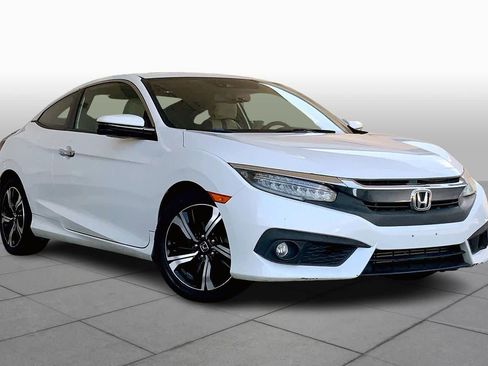 Used 2016 Honda Civic Touring image 3