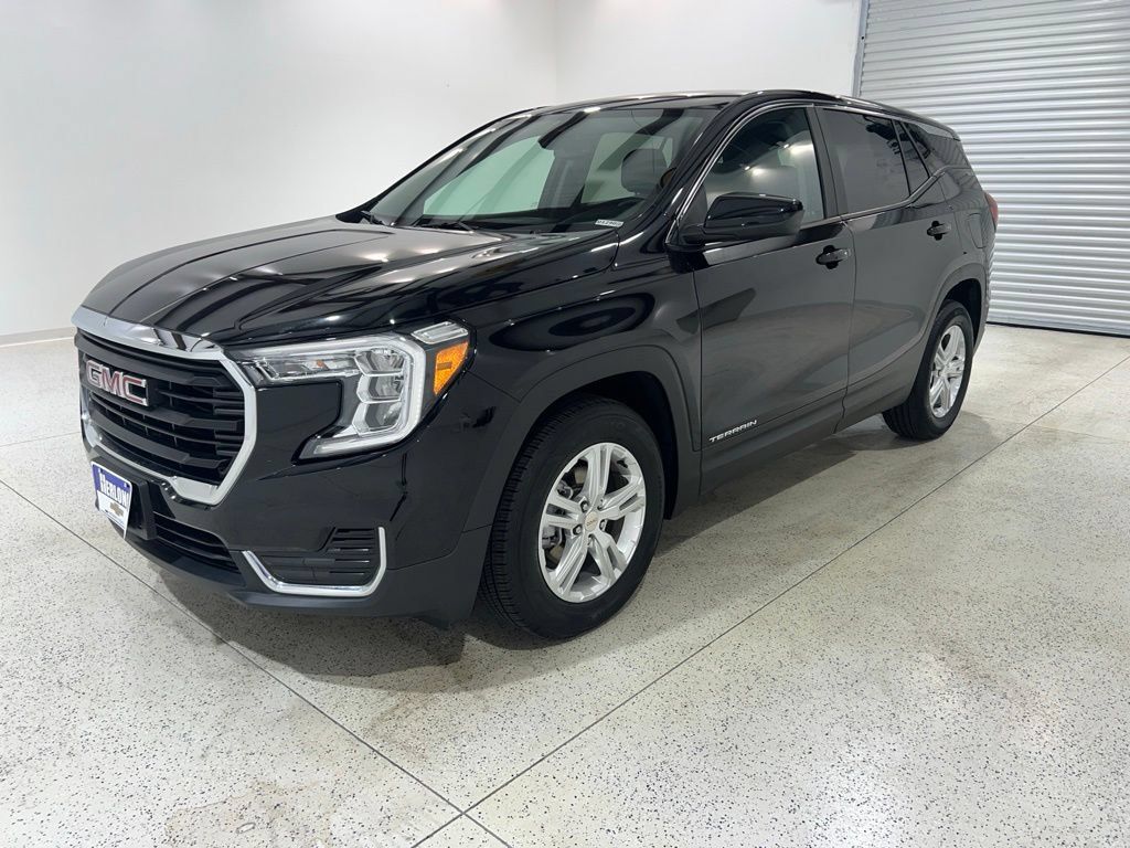 Used 2024 GMC Terrain SLE FWD image 1