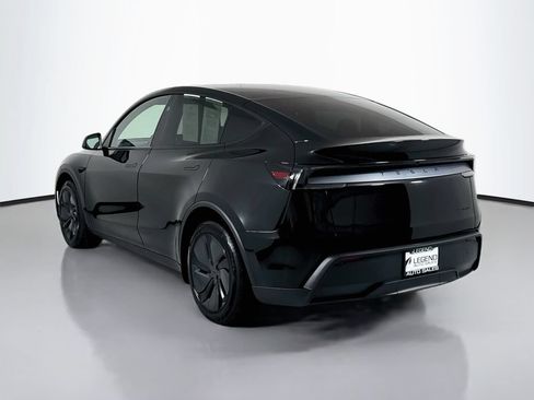 Used 2026 Tesla Model Y AWD image 7