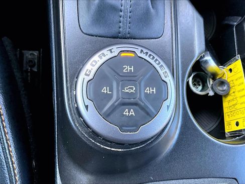 Used 2021 Ford Bronco Badlands image 28