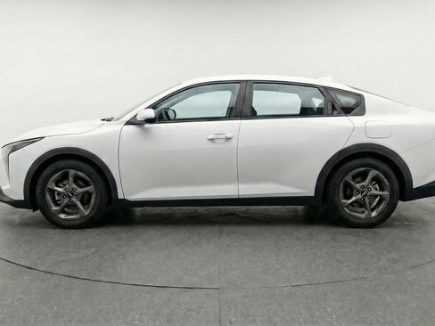 Used 2025 Kia K4 LXS image 5