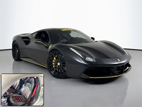 Used 2017 Ferrari 488 GTB image 2
