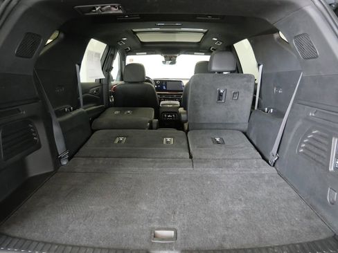 Used 2024 Chevrolet Traverse RS w/ LPO, Floor Liner Package AWD/4WD image 30