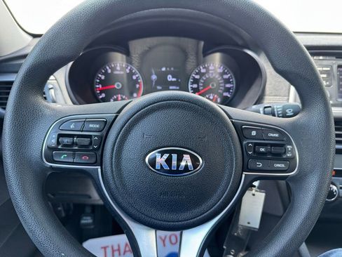 Used 2017 Kia Optima LX FWD image 16