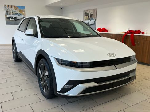 New 2026 Hyundai Ioniq 5 SE image 4