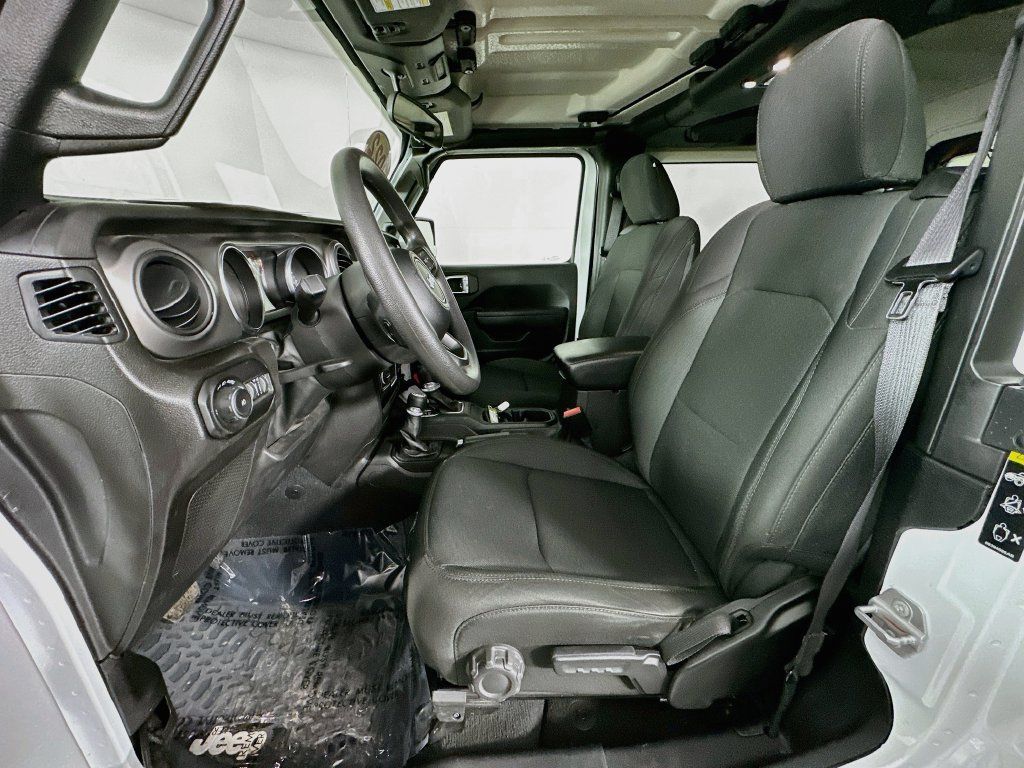 Used 2022 Jeep Wrangler Sport AWD/4WD image 28