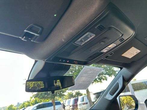 Used 2023 GMC Yukon XL SLE w/ Gmc Pro Safety Plus Package RWD image 29