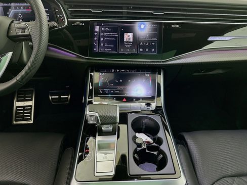 Used 2024 Audi SQ8 Premium Plus w/ Executive Package image 11