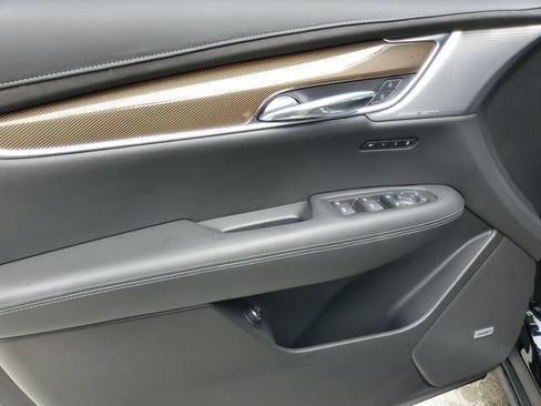 Certified 2023 Cadillac XT6 Sport w/ LPO, ONYX Package AWD/4WD image 20