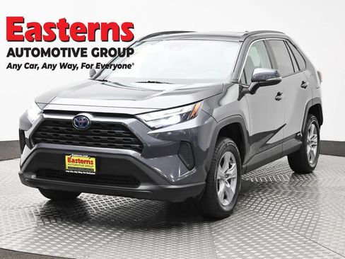 Used 2022 Toyota RAV4 XLE w/ Convenience Package AWD/4WD image 1