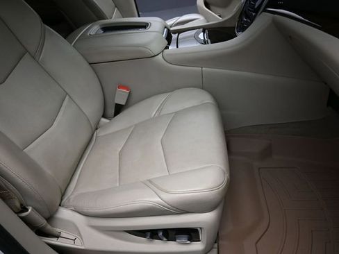 Used 2019 Cadillac Escalade Luxury AWD/4WD image 29