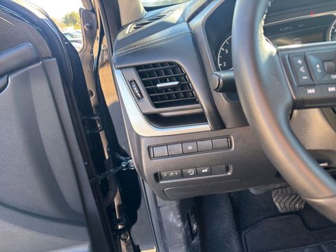 Used 2025 Nissan Rogue SV image 35