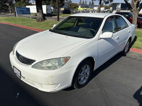 Used 2005 Toyota Camry LE FWD image 7