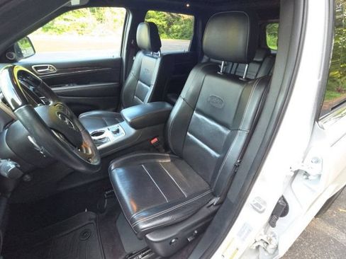 Used 2017 Jeep Grand Cherokee Overland w/ Jeep Active Safety Group AWD/4WD image 14