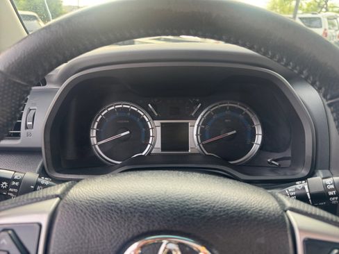 Used 2017 Toyota 4Runner Limited image 10