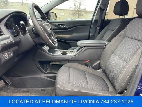 Used 2023 GMC Acadia SLE w/ Driver Convenience Package image 6