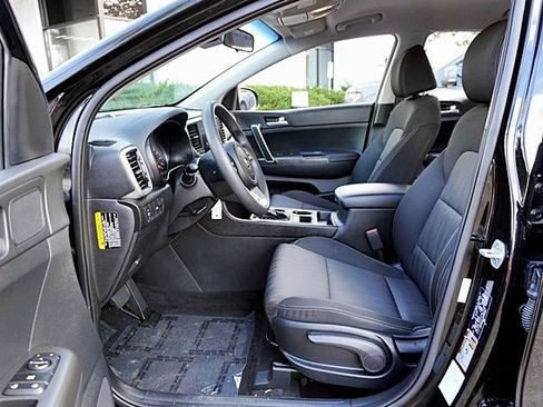 Used 2022 Kia Sportage LX image 14