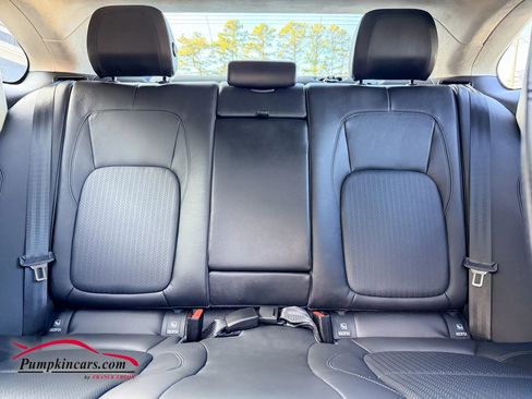 Used 2020 Jaguar XF Prestige image 44