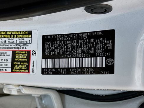 Used 2025 Toyota Camry SE FWD image 12
