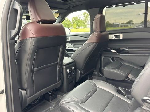 Certified 2023 Ford Explorer Platinum w/ Technology Package AWD/4WD image 12