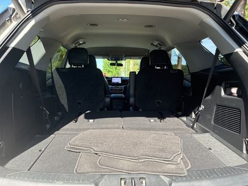 Used 2023 Ford Explorer XLT w/ Equipment Group 202A RWD image 17