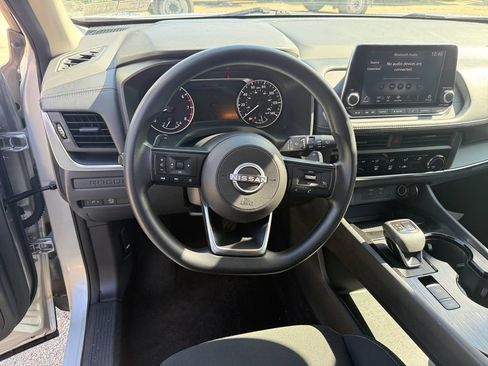 Used 2024 Nissan Rogue S AWD/4WD image 15