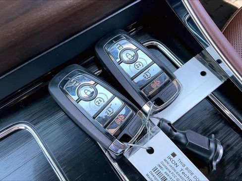 Used 2025 Lincoln Aviator Reserve image 15