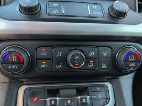 Used 2022 GMC Acadia SLE w/ GMC Pro Grade Package image 29