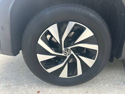 Certified 2026 Volkswagen Tiguan S FWD image 28