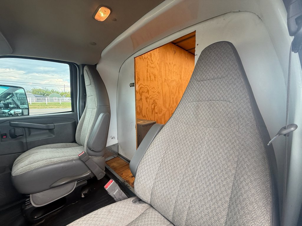 Used 2020 GMC Savana 3500 Extended w/ Driver Convenience Package RWD image 12