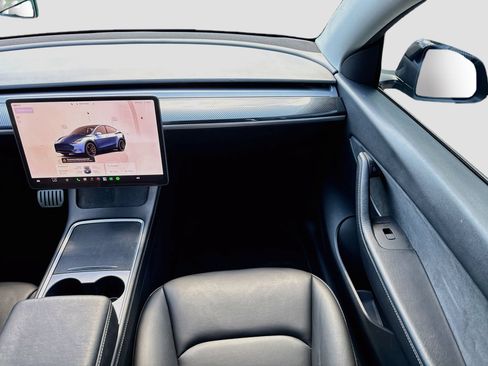 Used 2022 Tesla Model Y Performance AWD/4WD image 18