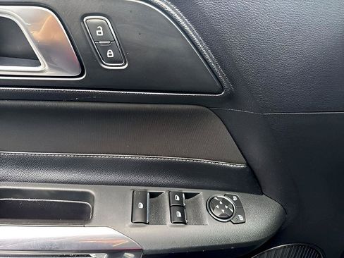 Used 2019 Ford Mustang Convertible image 20