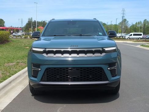 New 2026 Jeep Grand Wagoneer Limited AWD/4WD image 16